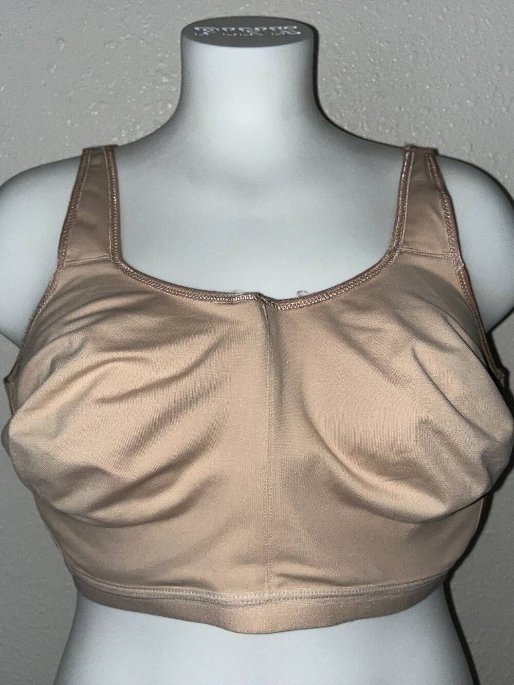PRE-OWNED WACOAL HIGH IMPACT UNDERWIRE SPORTS BRA SZ 40G